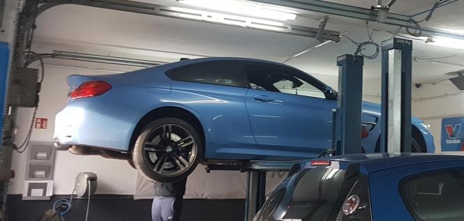 Hebebühne mit Werkzeuge :: Tuner's Edge Hobbywerkstatt in Furth